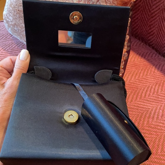 Adorable black satin evening bag - Picture 4 of 4